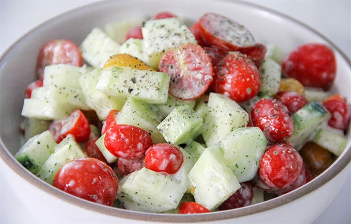 Cucumber Tomato Salad w/ Yogurt Herb Dressing